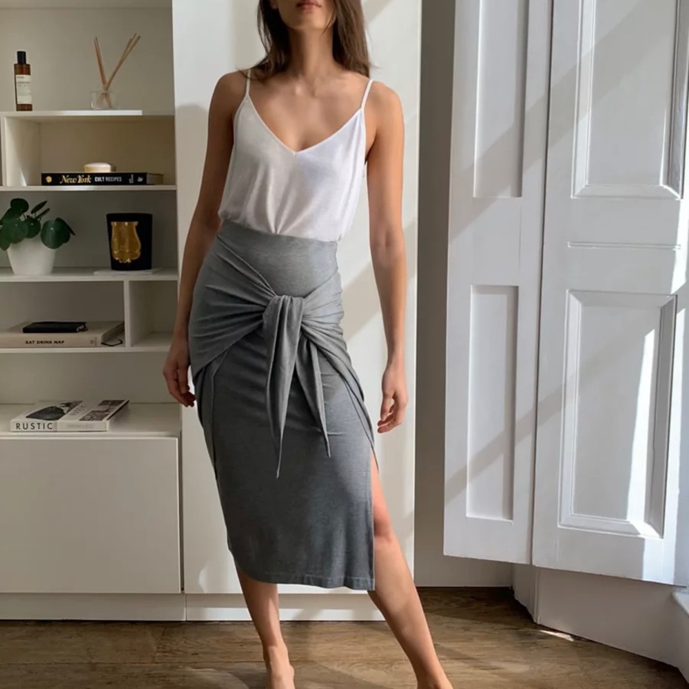 Elegant Gray Women's Skirt